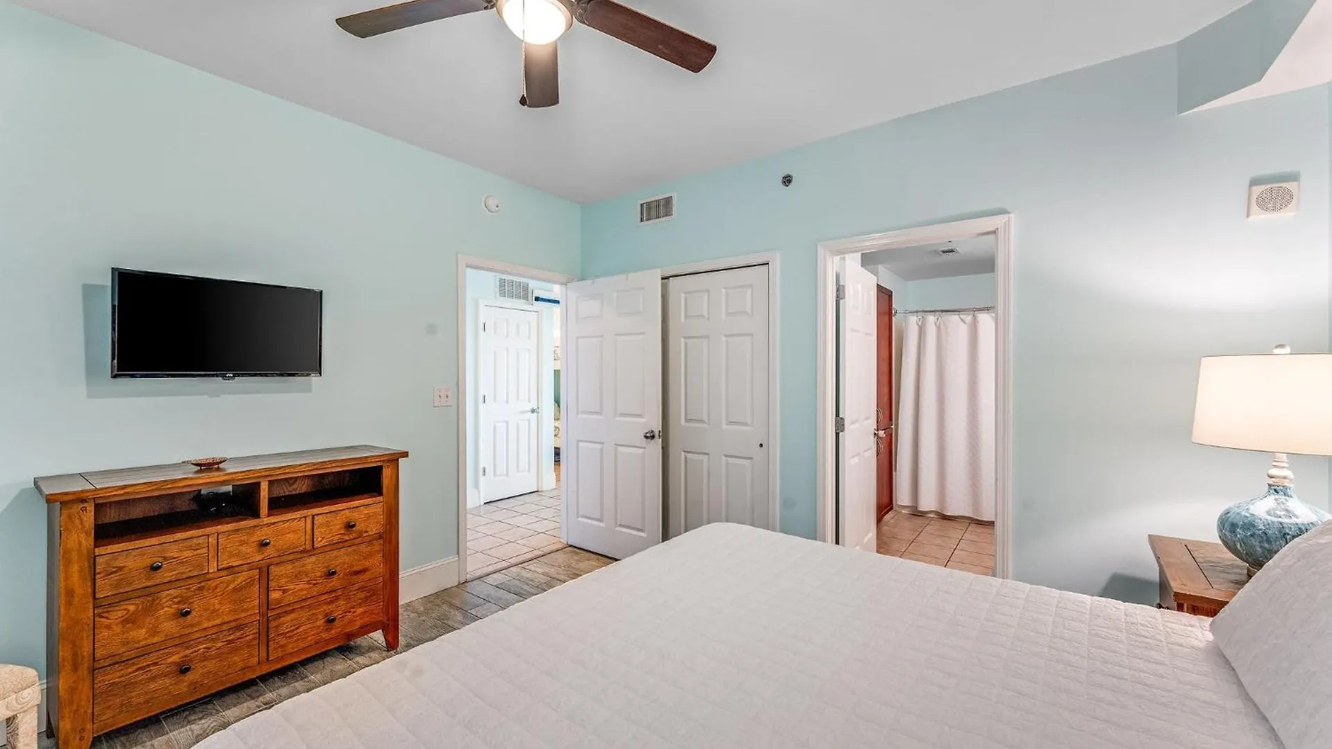 Laketown Wharf 1034 Panama City Beach Apartment